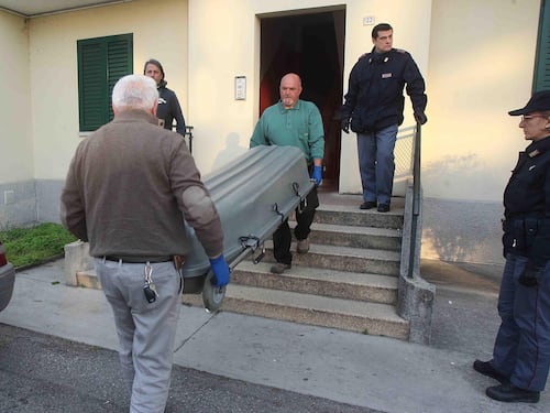 Uccide la moglie con l'accetta poi sgozza la figlia di 7 anni, in carcere un marocchino