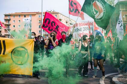 Manifestazione antifascista a Bologna per il 25 aprile 3