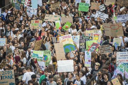 Fridays for future, a Bologna manifestazione contro il cambiamento climatico 8