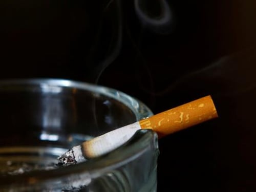 L'Austria toglierà i divieti di fumo nei locali pubblici