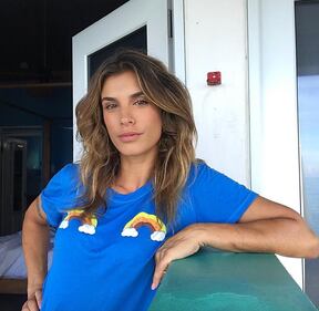Elisabetta Canalis sexy in spiaggia 14