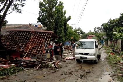 L'Indonesia devastata dalla furia dello tsunami 1