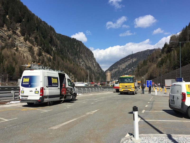 L'Austria erige il muro al Brennero 5