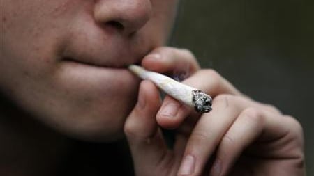 Più divieti sul fumo che sulla cannabis. E l'America si spacca