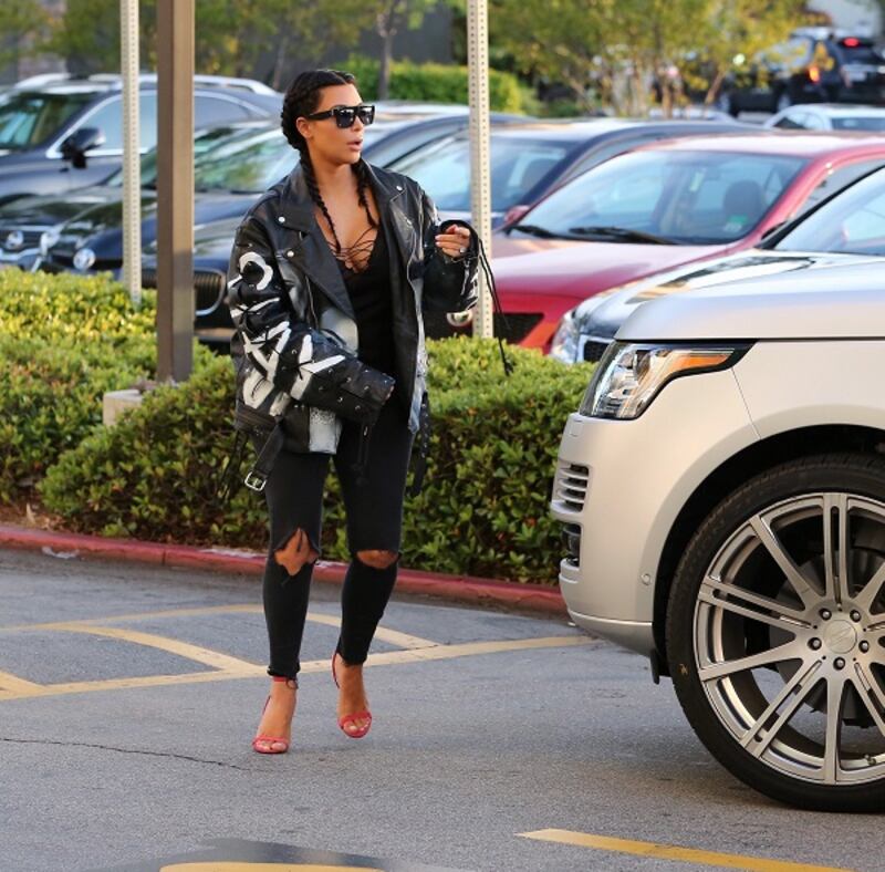 Kim Kardashian, il selfie nudo diventa un murales: foto 14