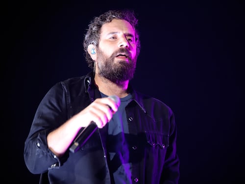 Lo sfogo di Tommaso Paradiso: "Mai presentato un brano per Sanremo 2025. Si spettacolarizza il fallimento"