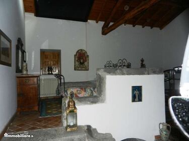 In vendita la villa di Lucio Dalla sull'Etna 8