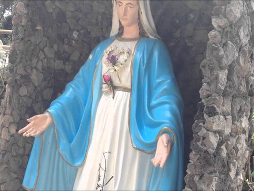 Blasfemia a Venezia: feci contro una Madonnina
