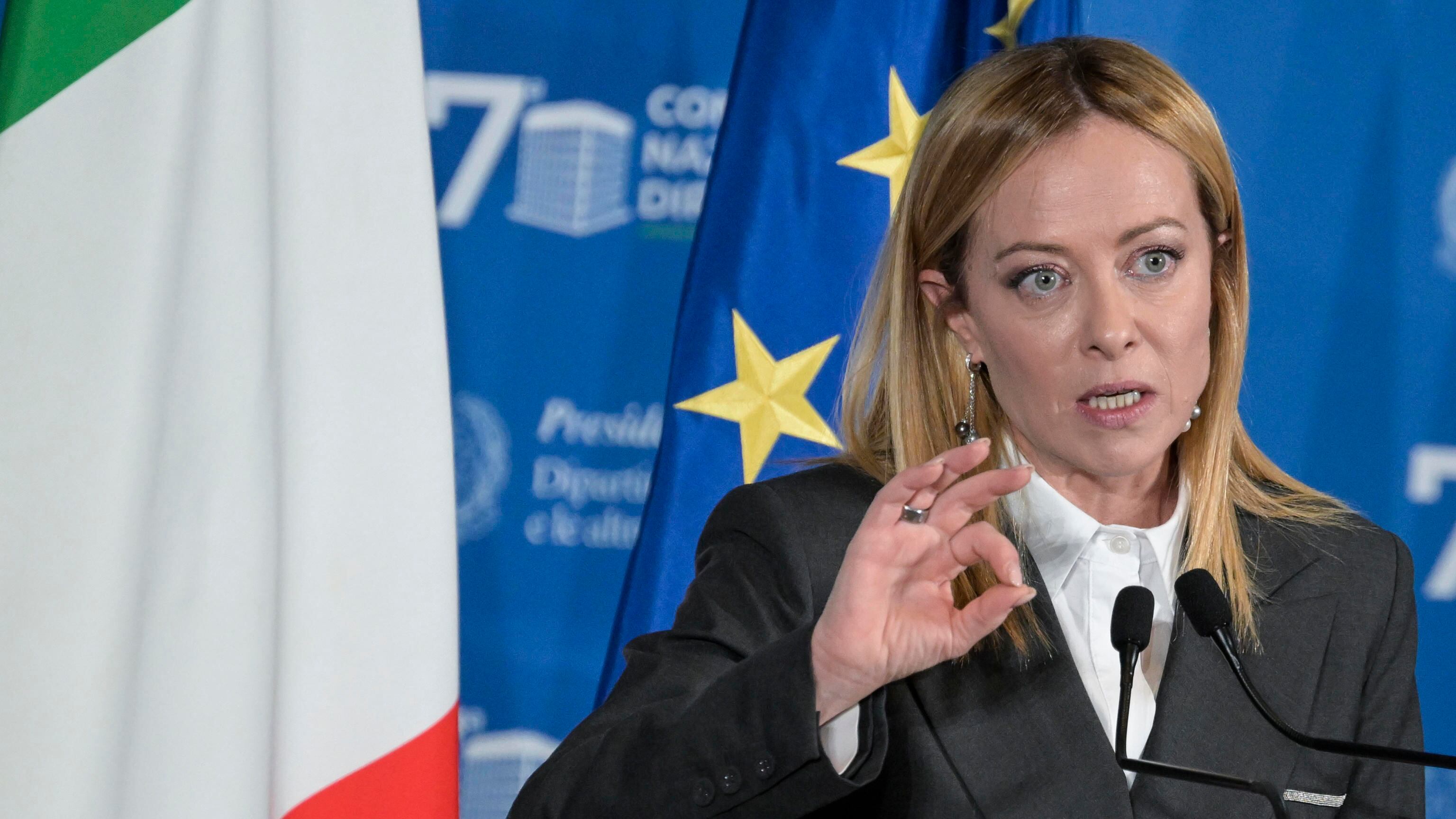 La Repubblica degli allarmi