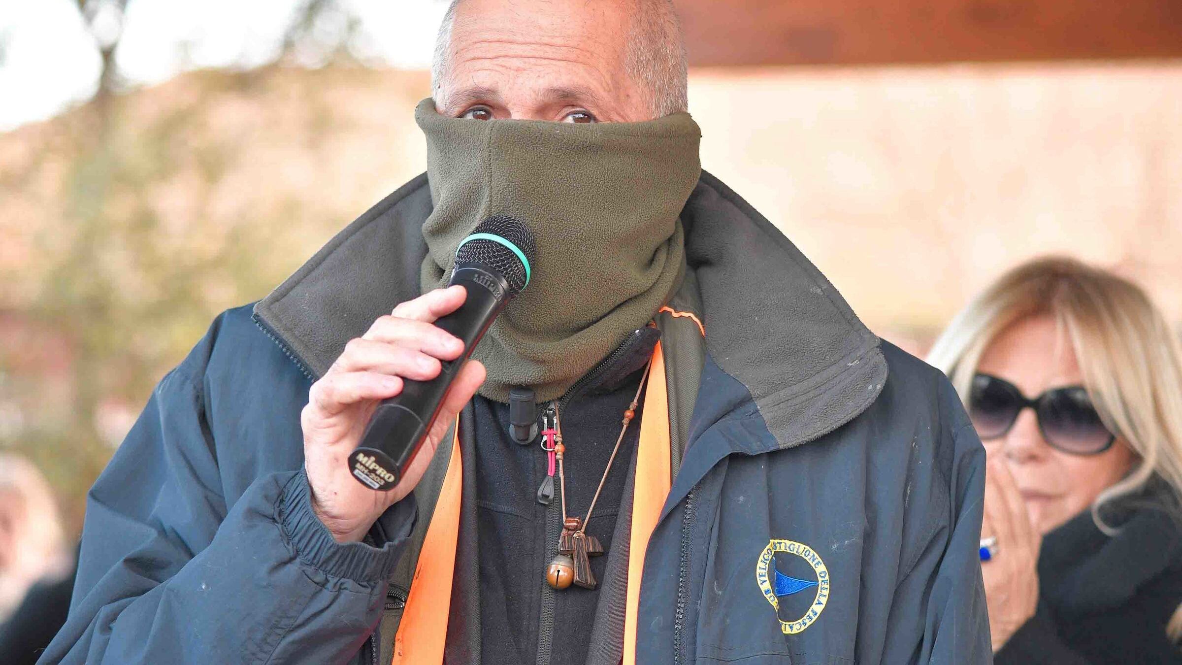 Capitano Ultimo a gamba tesa: "Il vilipendio lo fa il coronavirus, non il sindaco De Luca"