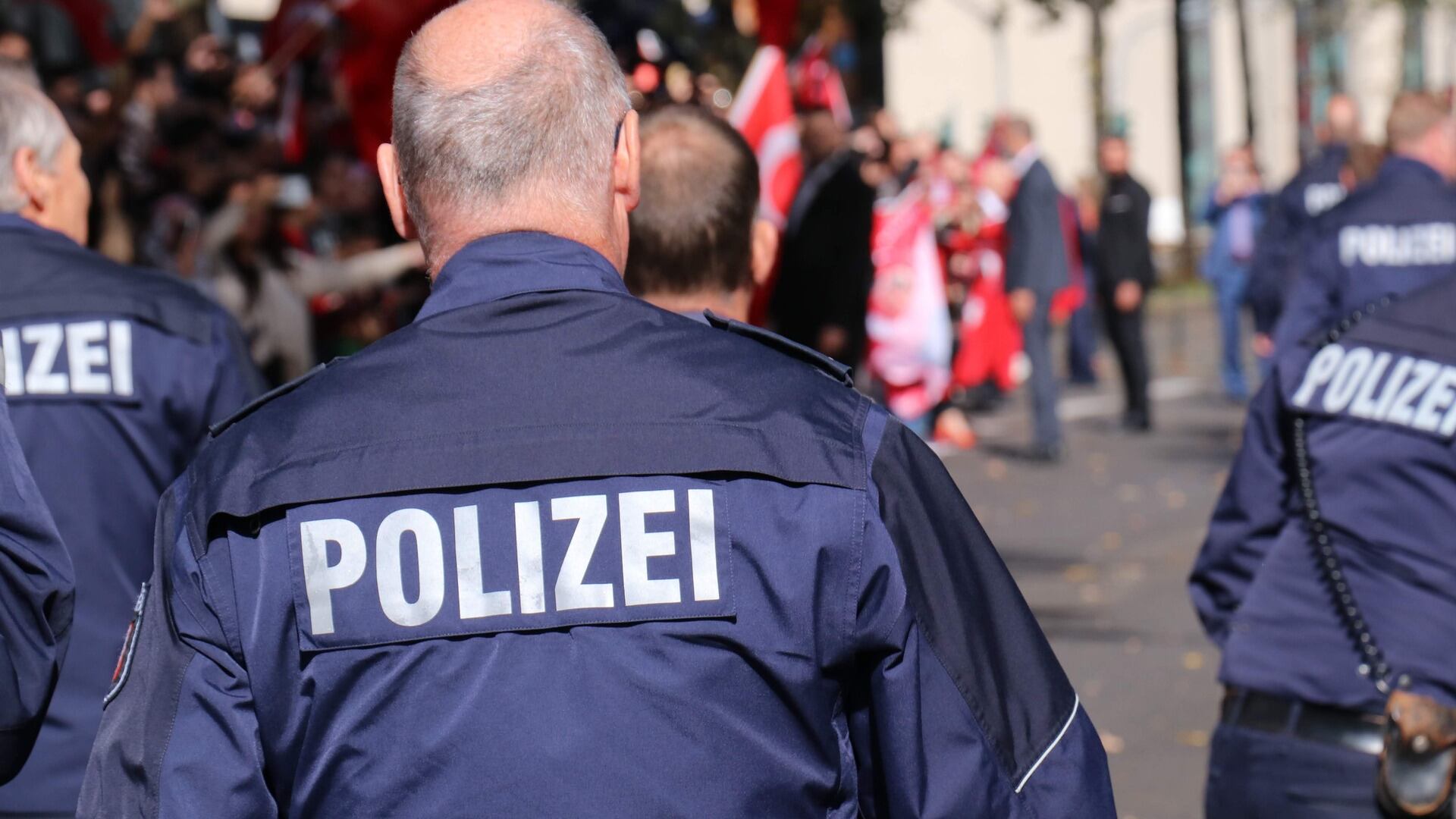 Germania, arrestato assistente europarlamentare Afd: "Spiava per la Cina"