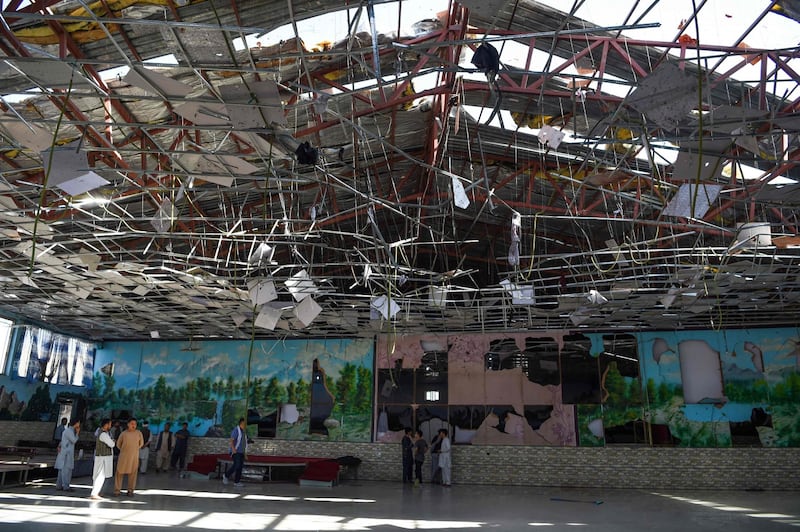 Kabul, attacco kamikaze al matrimonio: 63 morti e centinaia di feriti 7