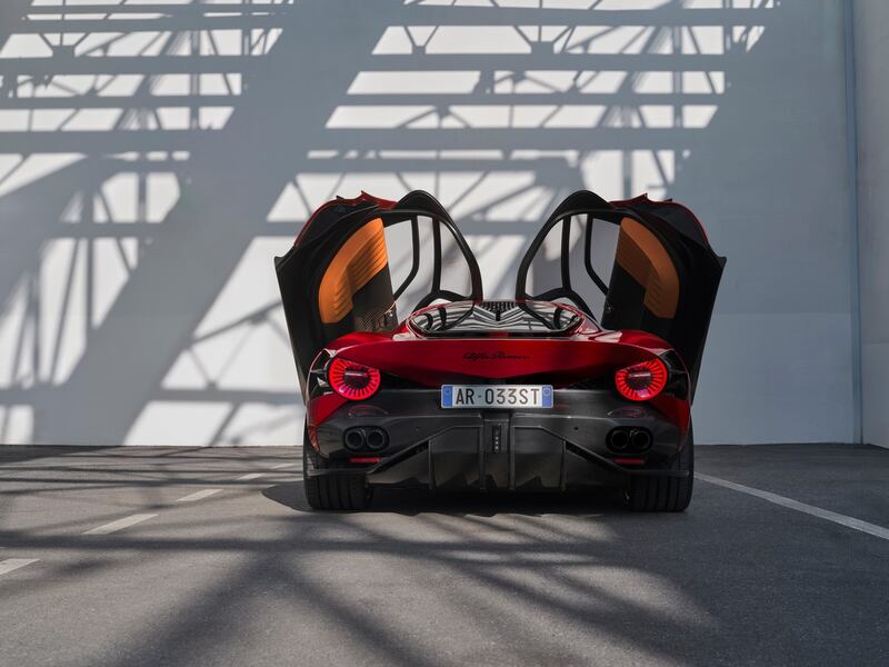 Alfa Romeo 33 Stradale, guarda le immagini 26