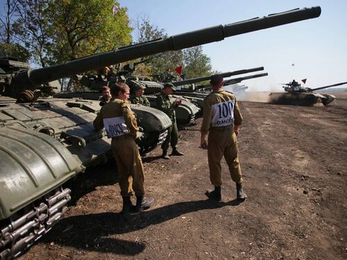 Ucraina, prove di disgelo a Est. Ritirati i tank