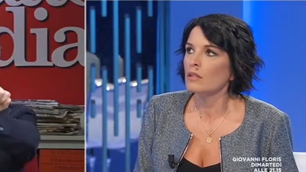 Travaglio ci ricasca: ancora manette sulla prima pagina del Fatto