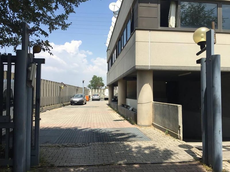 Il palazzo occupato dai nordafricani tra illegalità e scabbia 3