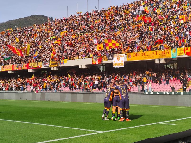 La festa del Catanzaro per la B riconquistata