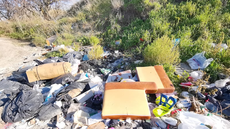 Il Vesuvio tra bellezza e rifiuti 5
