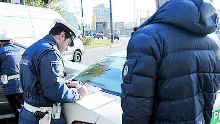 Verbali annullati in cambio di soldiL'inchiesta Pieve EmanueleLa Gdf arresta l'ex comandante dei vigili