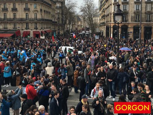 La satira del giorno. Manifestazioni francesi