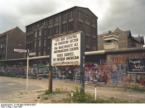 Che Germania sarebbe se esistesse ancora il Muro di Berlino?