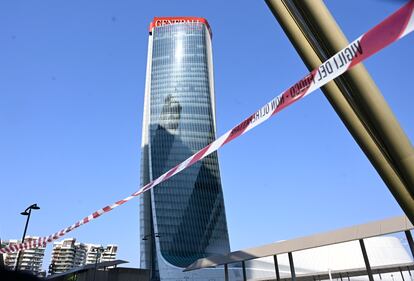 Collassa insegna Generali a City Life: chiuso anche il centro commerciale 1
