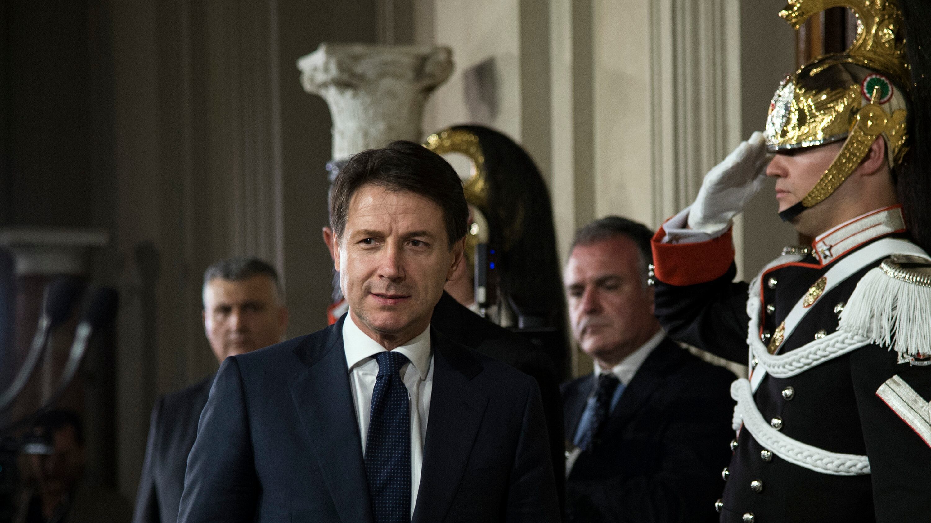 La frecciata di Conte: 'Renzi mi chiama collega. Ma pure lui è professore?'