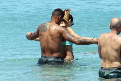 Satta e Boateng: coccole e baci al mare 5