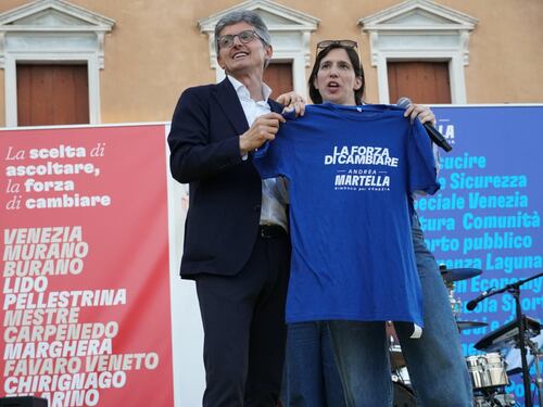 Il Pd “vince” se non c’è il suo simbolo, che batosta Elly e Meloni: quindi, oggi…