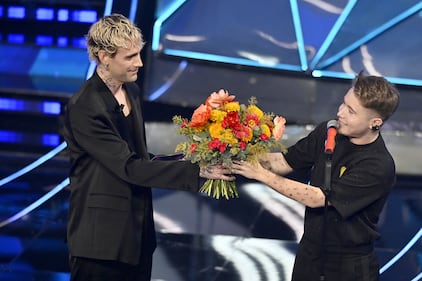 Sanremo 2024: ecco il look della seconda serata del Festival di Mr.Rain 4