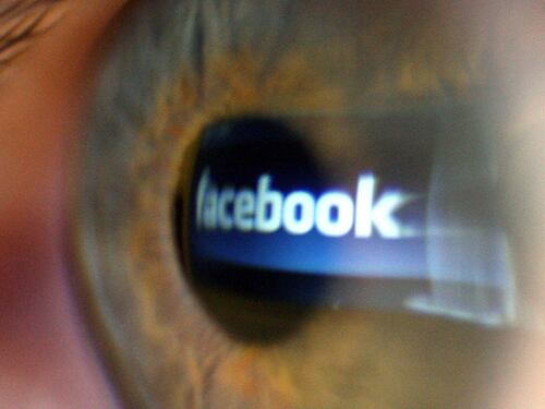 "Condivide foto dei figli su Facebook? In dieci anni record di furti d’identità"