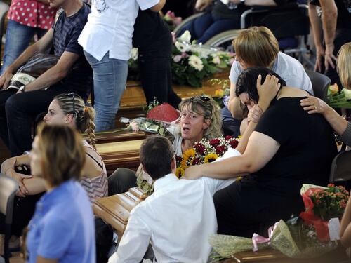 Mattarella incontra i terremotati, ad Ascoli i funerali di Stato