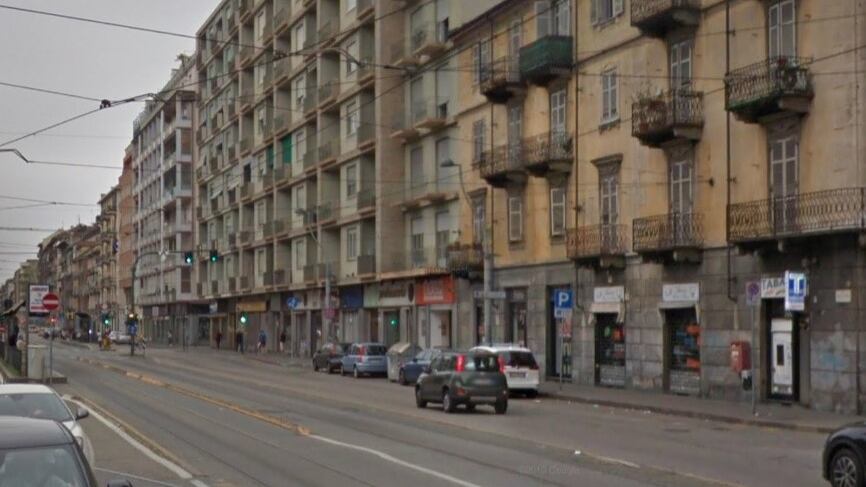 "Non so perché sono qui". Moldavo attacca agenti a Torino
