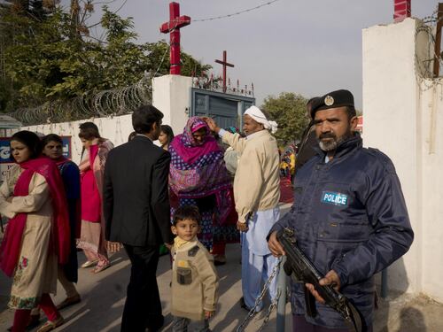 "Il Natale minaccia l'islam". E i paesi musulmani lo vietano