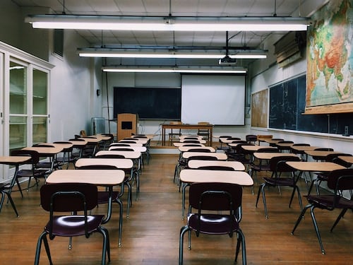 Studentessa viene sospesa e la mamma aggredisce la professoressa