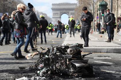 Inferno nel centro di Parigi 4