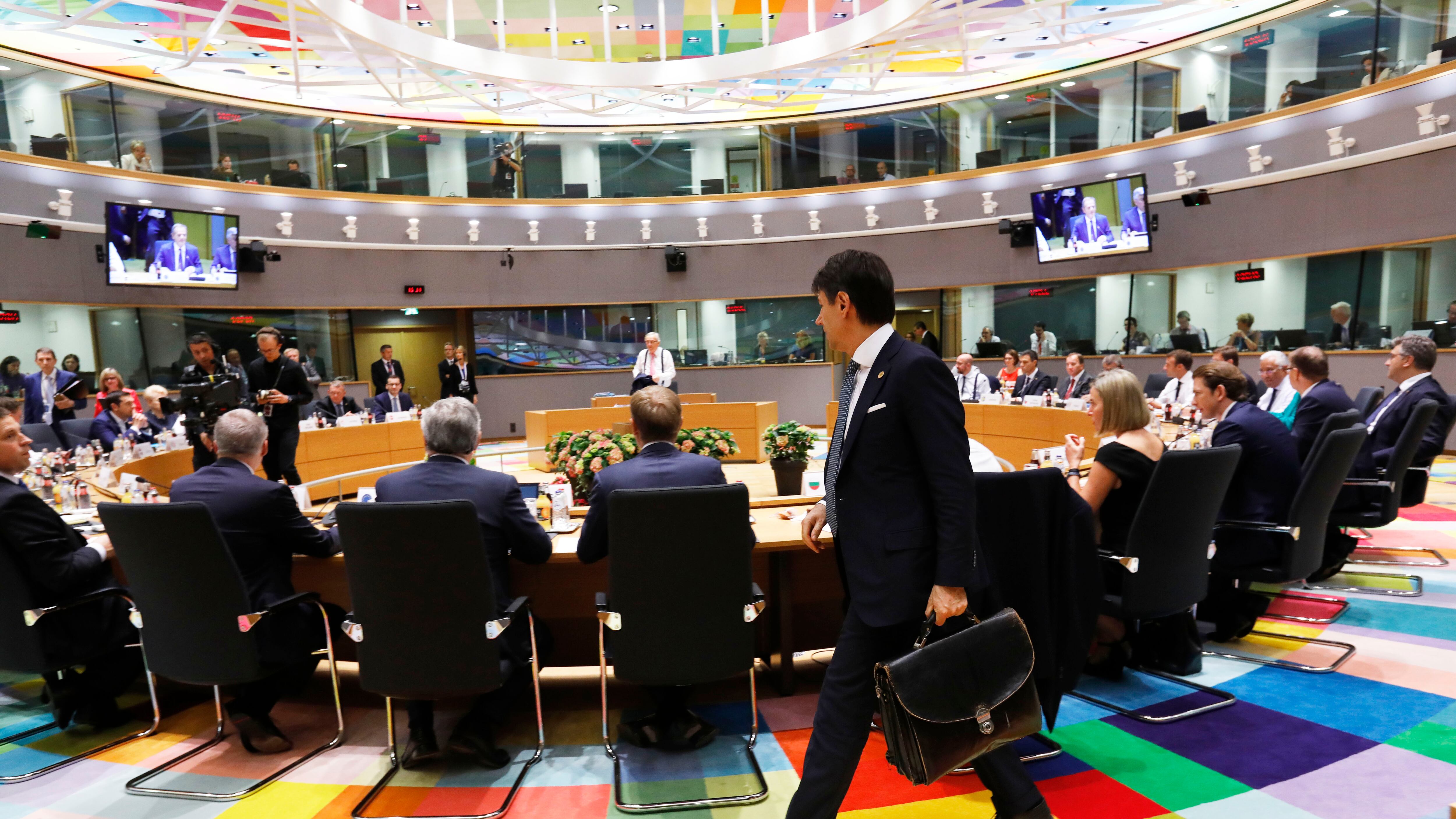 L'Ue ci trattiene la caparra. Resta l'incubo manovra-bis