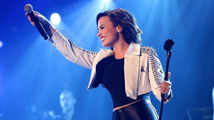 Demi Lovato, il tweet dopo il ricovero: "Amo i miei fan ma odio i tabloid"