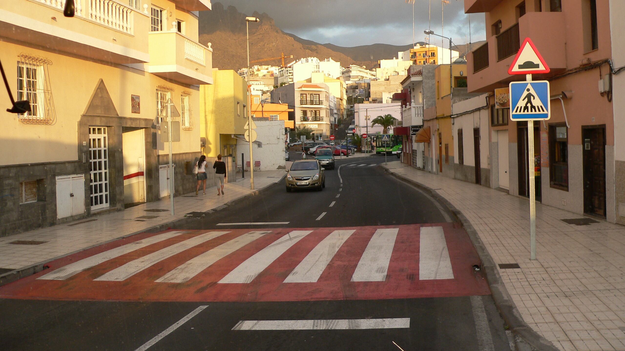 Turista inglese arrestata a Tenerife: aveva abbandonato il figlio di 3 mesi