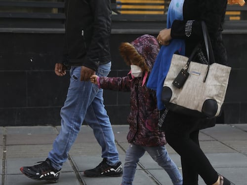 Lo studio: "Geloni su mani e piedi nei bimbi asintomatici. Un nuovo sintomo del Covid"