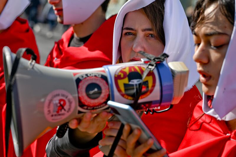 Napoli, il flash mob contro La Russa, Fontana e Meloni 18