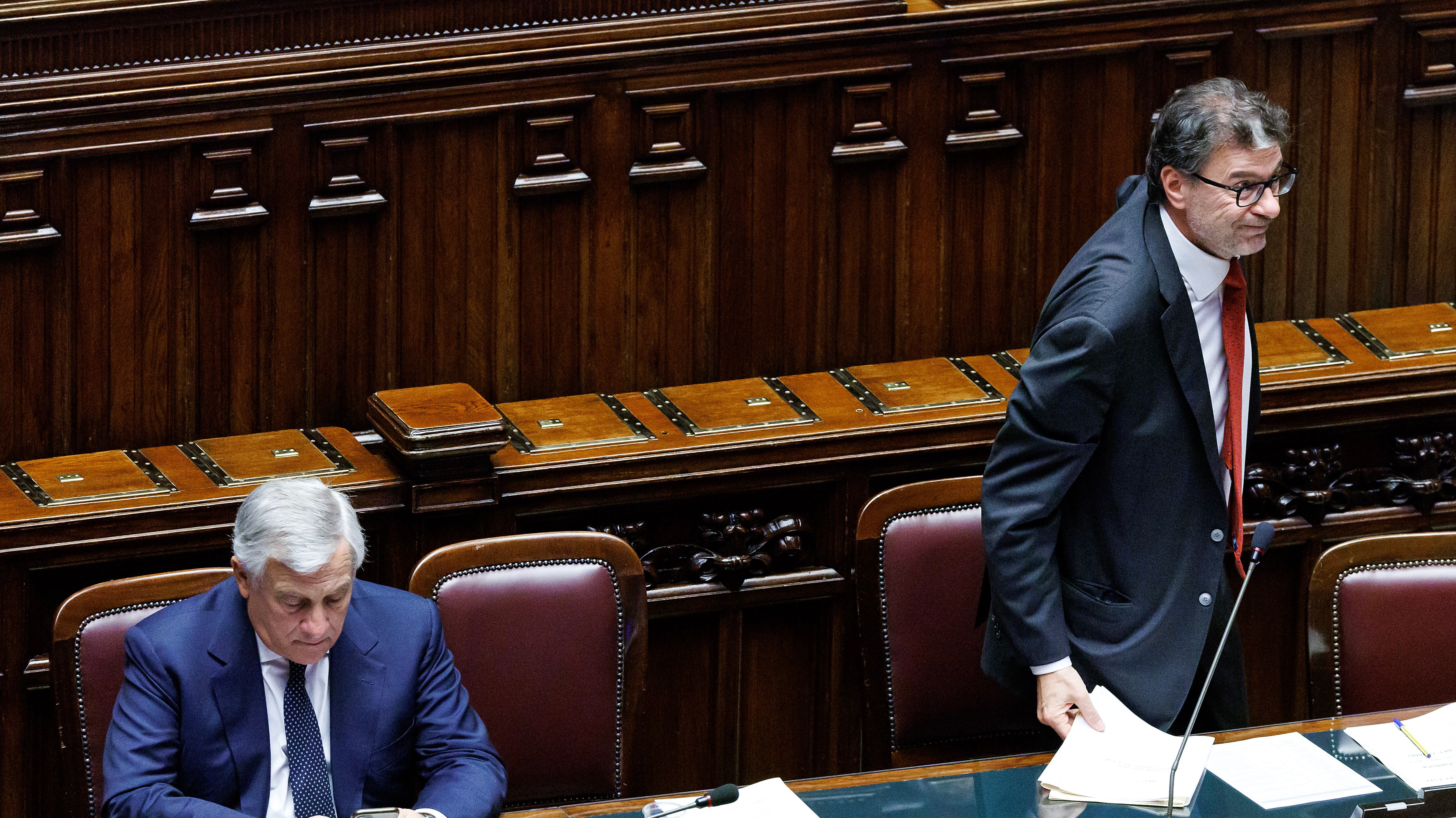 "Perplesso su retroattività", "Difendo interessi dell'Italia". Superbonus, è scontro Tajani-Giorgetti