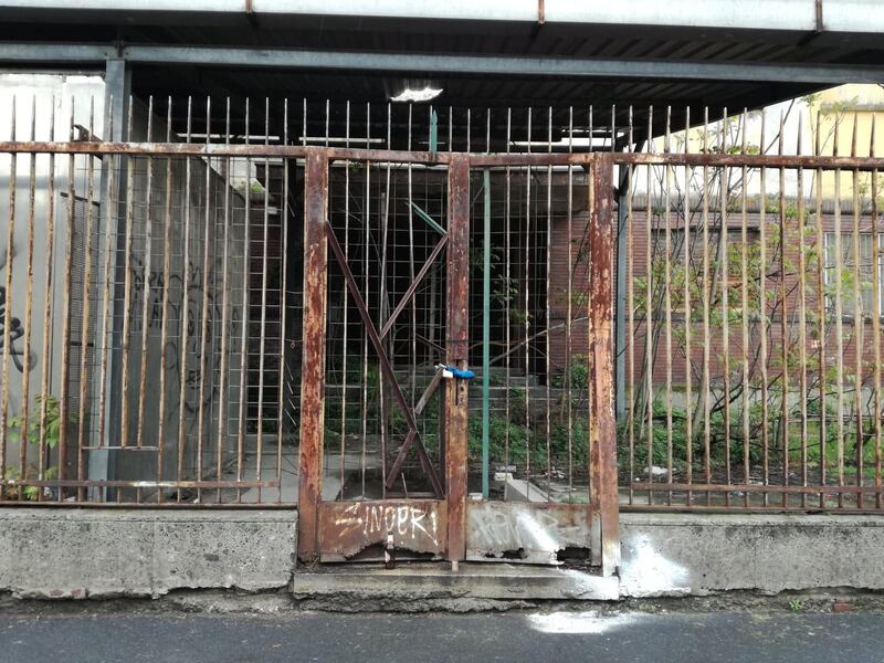 Milano, l'ex mercato del pesce occupato dagli immigrati 2