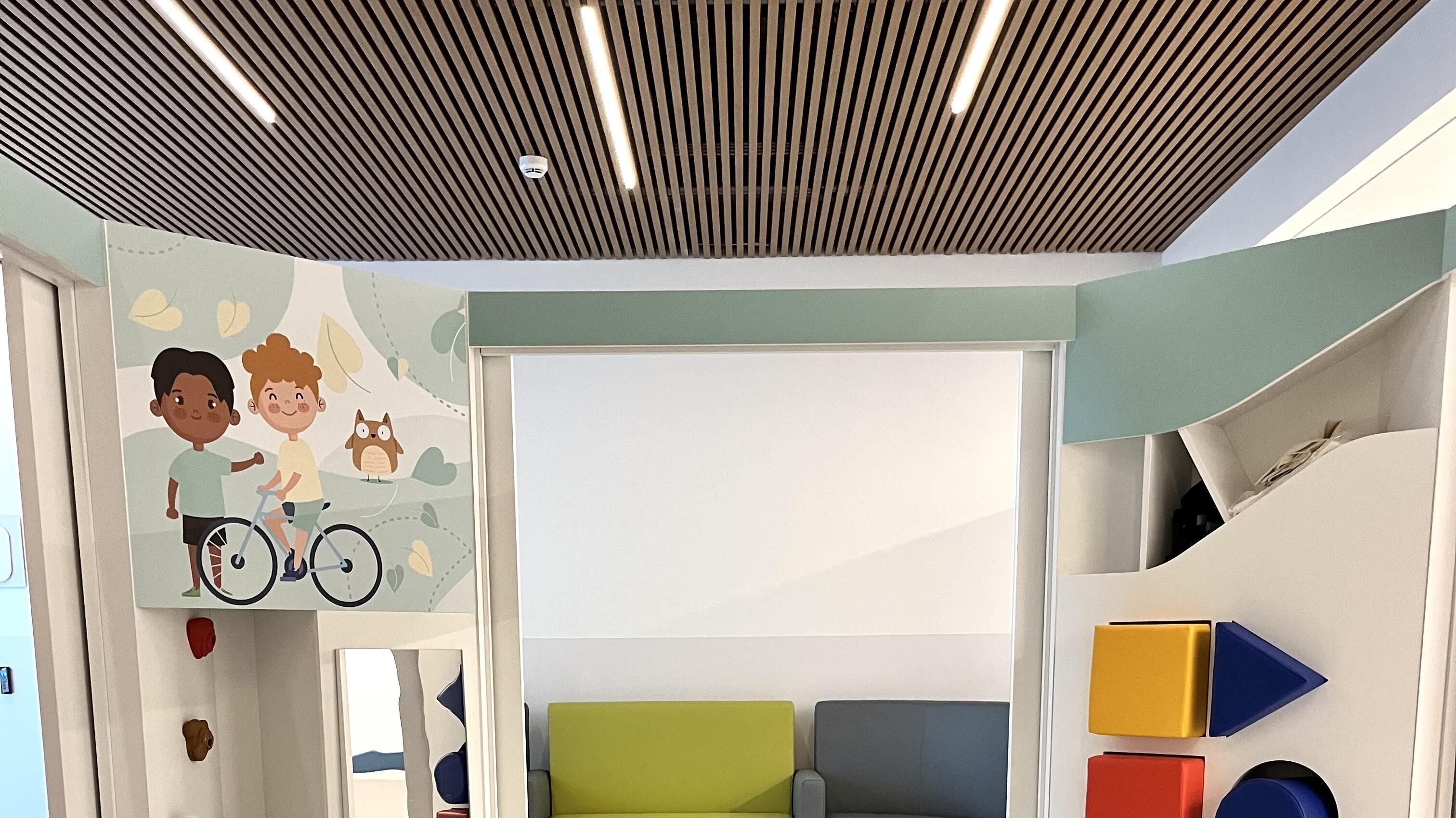Playground trasforma l'attesa in gioco. Una sala accogliente per i bambini in cura