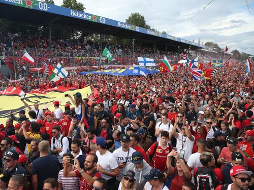 Gp Monza, Zanardi attacca: "No simboli di partito a Monza. Ma la Lega: "Sono bandiere Lombardia"