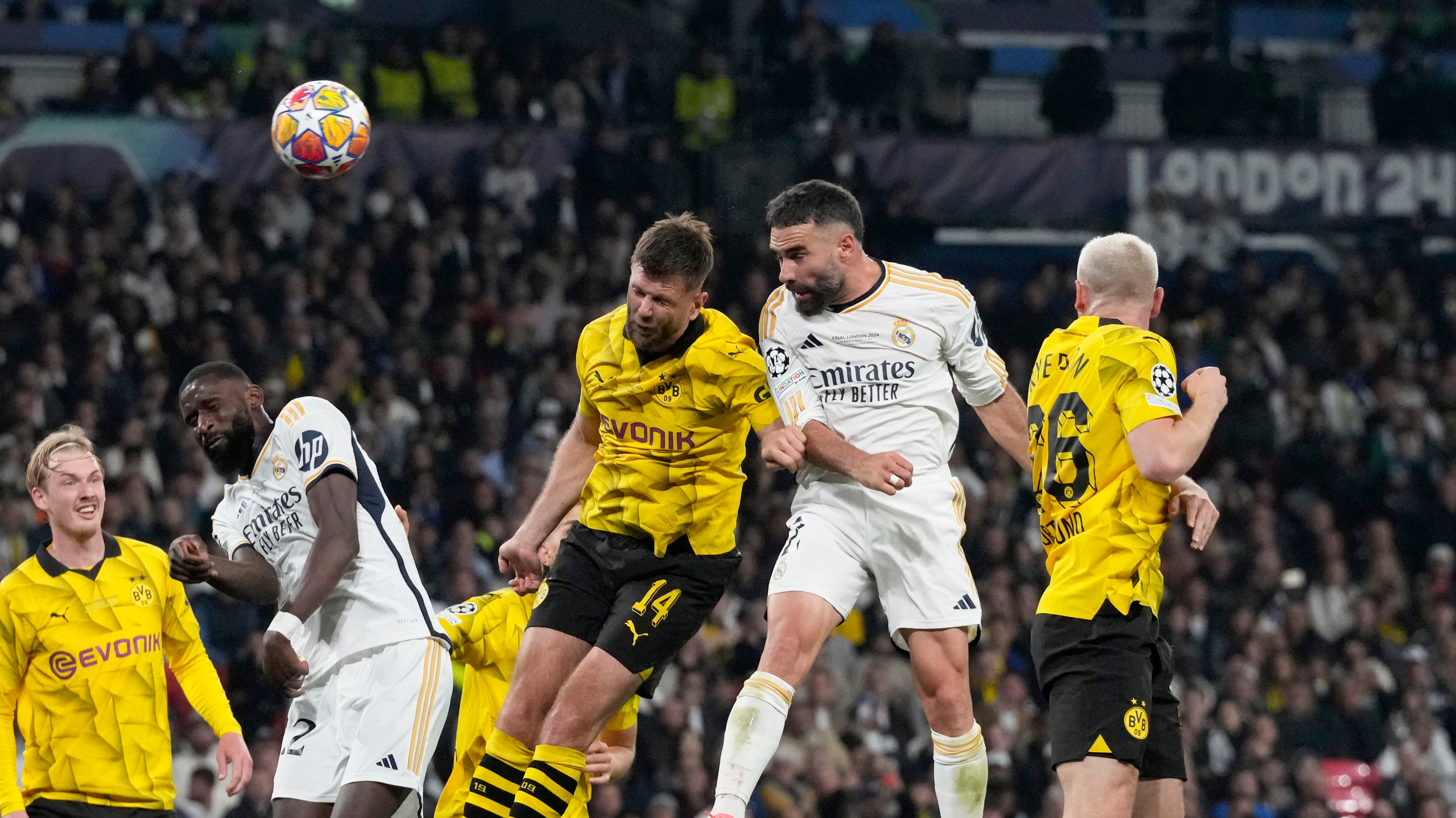 Sky blinda la Champions e le altre coppe: nessun match delle italiane sarà trasmesso in chiaro