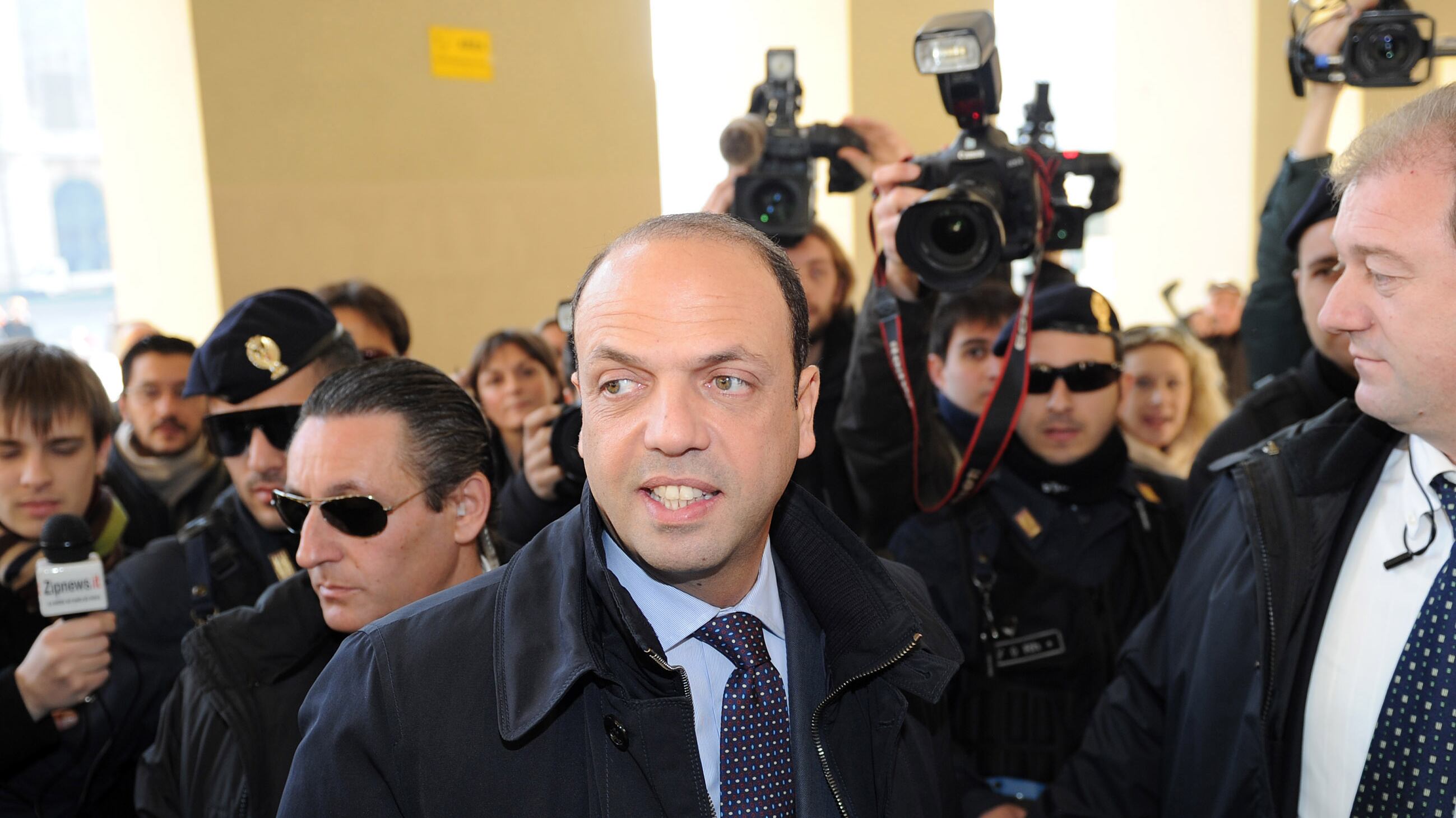 Alfano: "Meglio il voto" Su Berlusconi: "I pm vogliono eliminarlo"