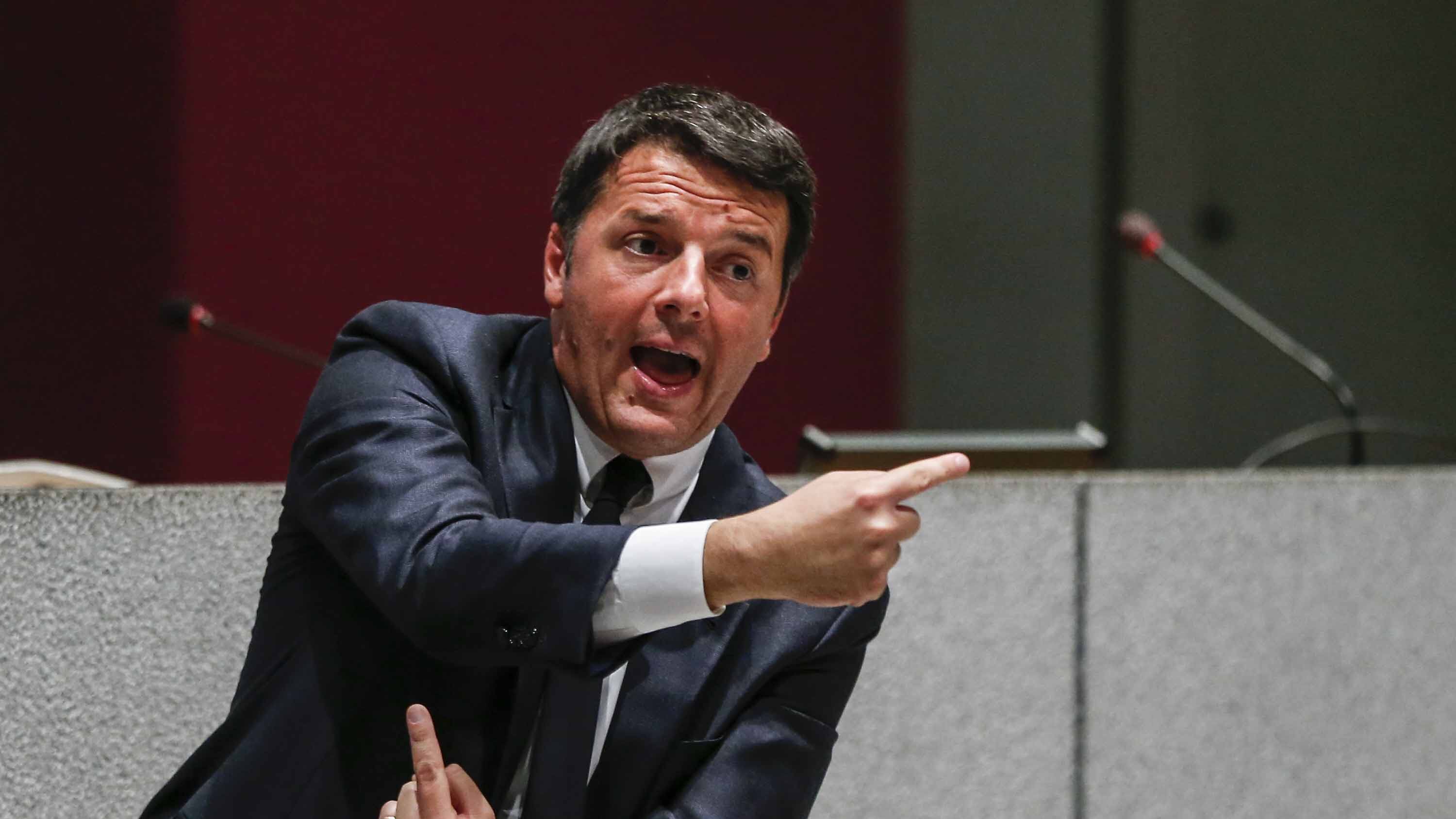 Proposta bluff di Renzi: "Cambiamo l'Italicum ma dopo il referendum"