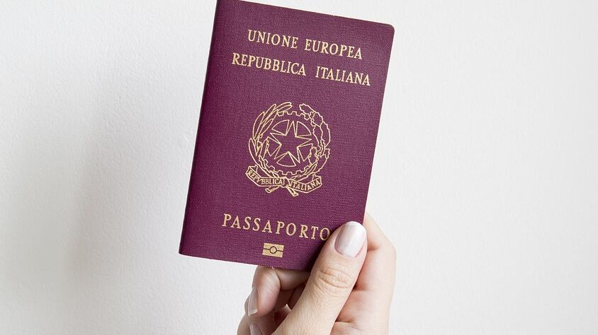 Cittadinanze italiane con falsi documenti. Sgominata una banda di brasiliani