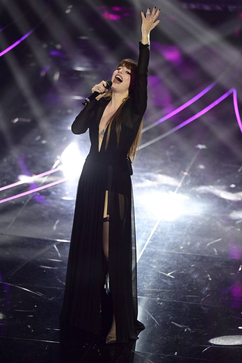 Sanremo 2024: ecco il look della finalissima del Festival di Annalisa 12
